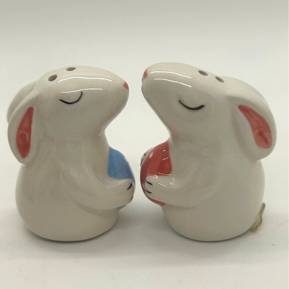 Blue Sky Bunny Salt & Pepper Shakers In Basket With Floral & Blue Butterfly - Picture 7 of 14